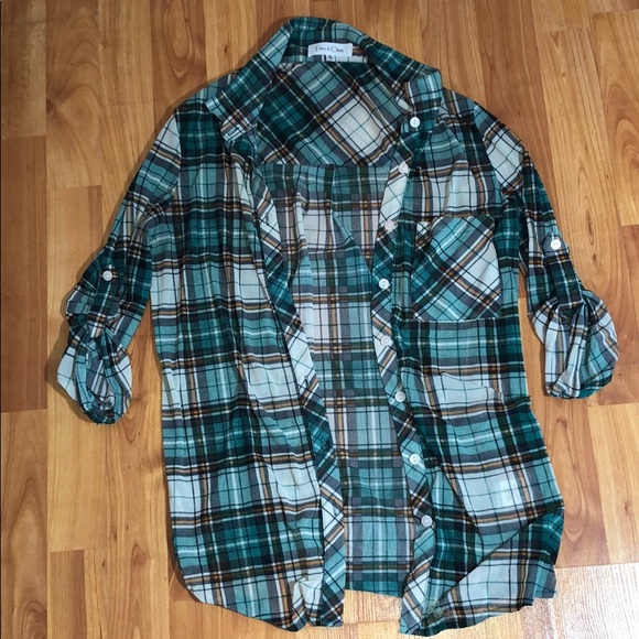 💚 Light Weight Green Button Down Blouse💚 - Picture 1 of 5